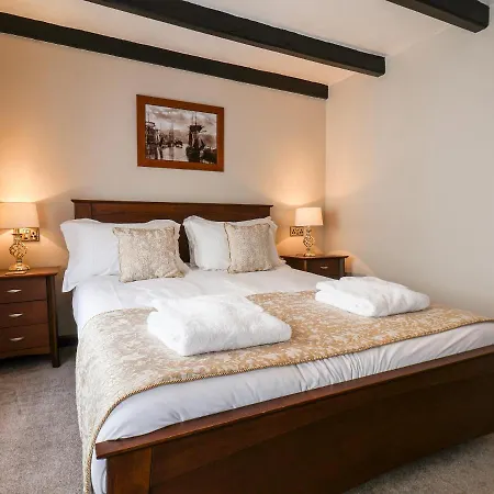 Midships 度假居 惠特比